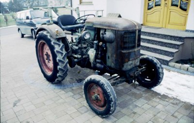 Traktor 15er Deutz vorne-r-schraeg-400.jpg