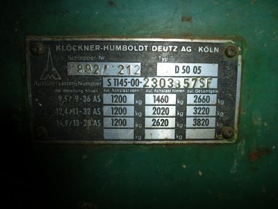 D5005 Typenschild Teileträger.JPG